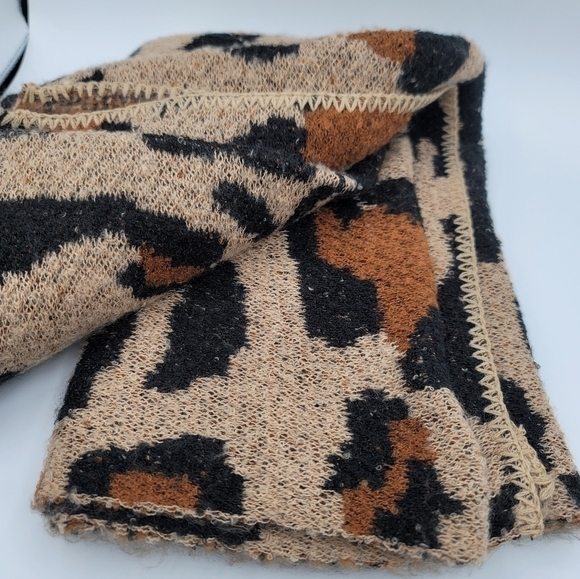 Leopard Print Soft Scarf NWT #804 - Picture 8 of 10